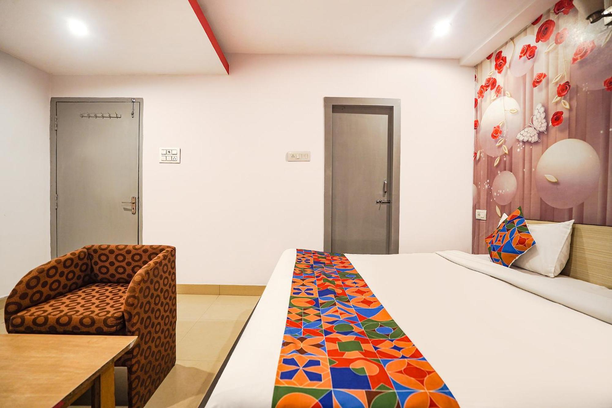 Fabexpress R Inn - Nr Prayagraj Railway Station Muthiganj المظهر الخارجي الصورة